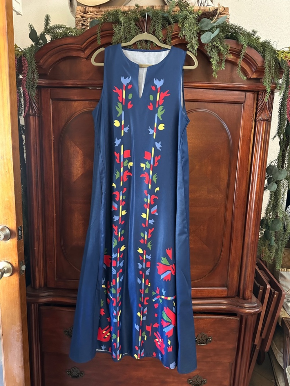 Sleeveless Navy Floral A-Line Medium Dress with Pockets